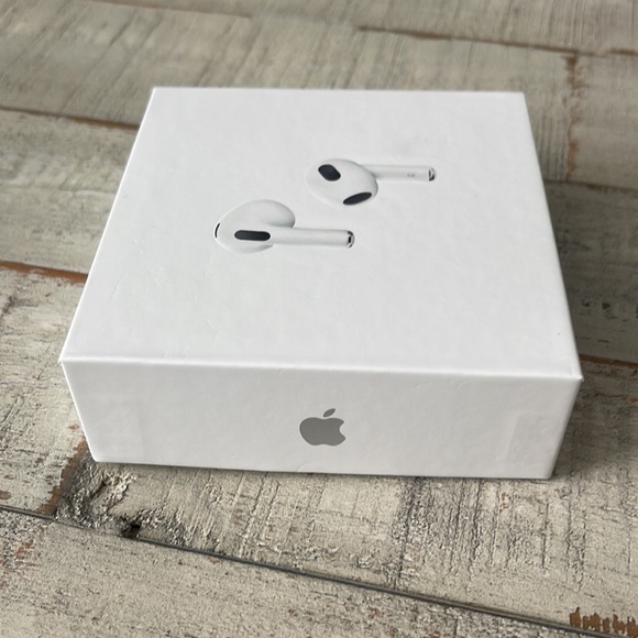 NIB Apple AirPods Pro with MagSafe Charging Case - Picture 2 of 11